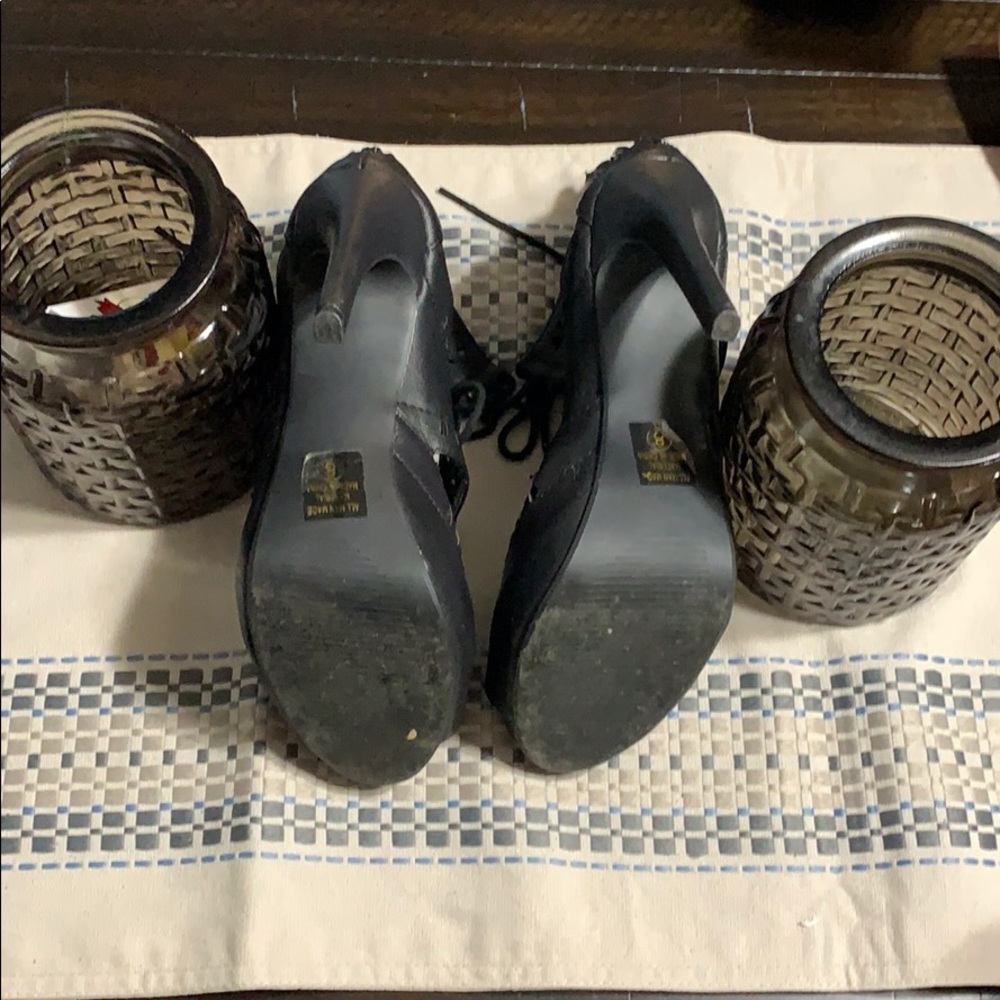 Black D Heels - Picture 3 of 4
